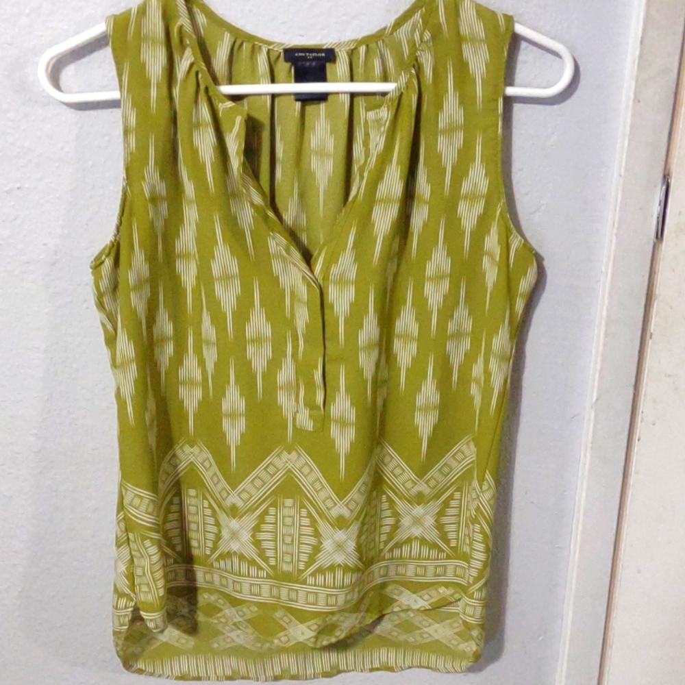 Ann Taylor Women Green Sleeveless Blouse XS